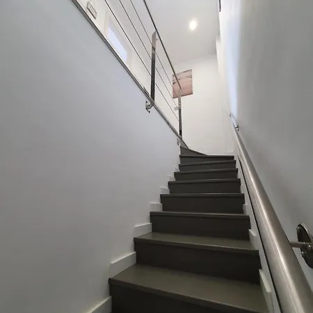 Moderno Duplex Y Piscina