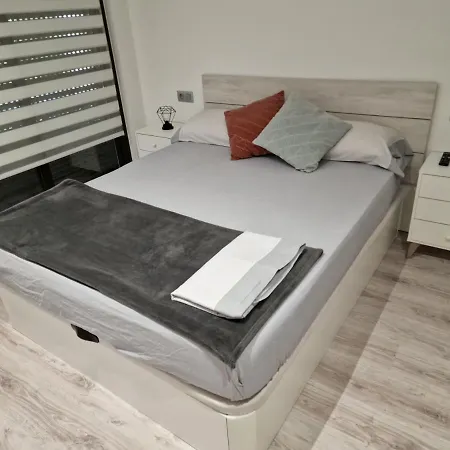 Moderno Duplex Y Piscina Rosas